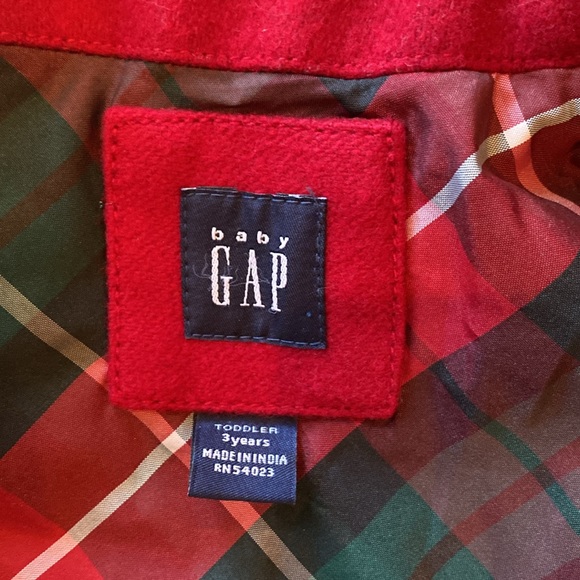 Baby gap red cloak - Picture 3 of 3